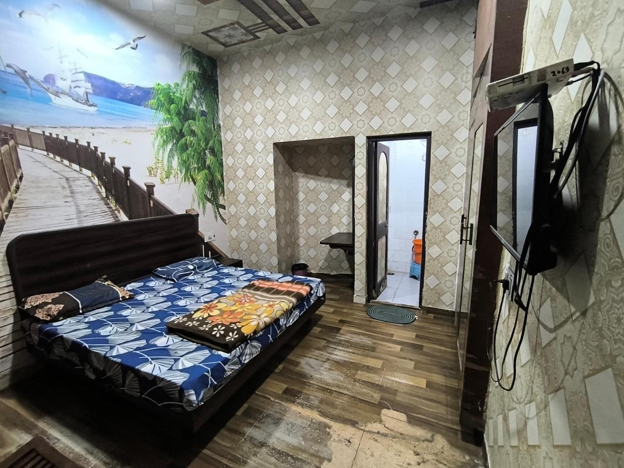 Hotel Jogi Guest House Welcome All Families, Friends, Groups, Couples, Singles Fully Airconditioner, Attach Washrooms, Lift, Wifi, 24 Hours Room Service, Power Backup Амритсар Экстерьер фото