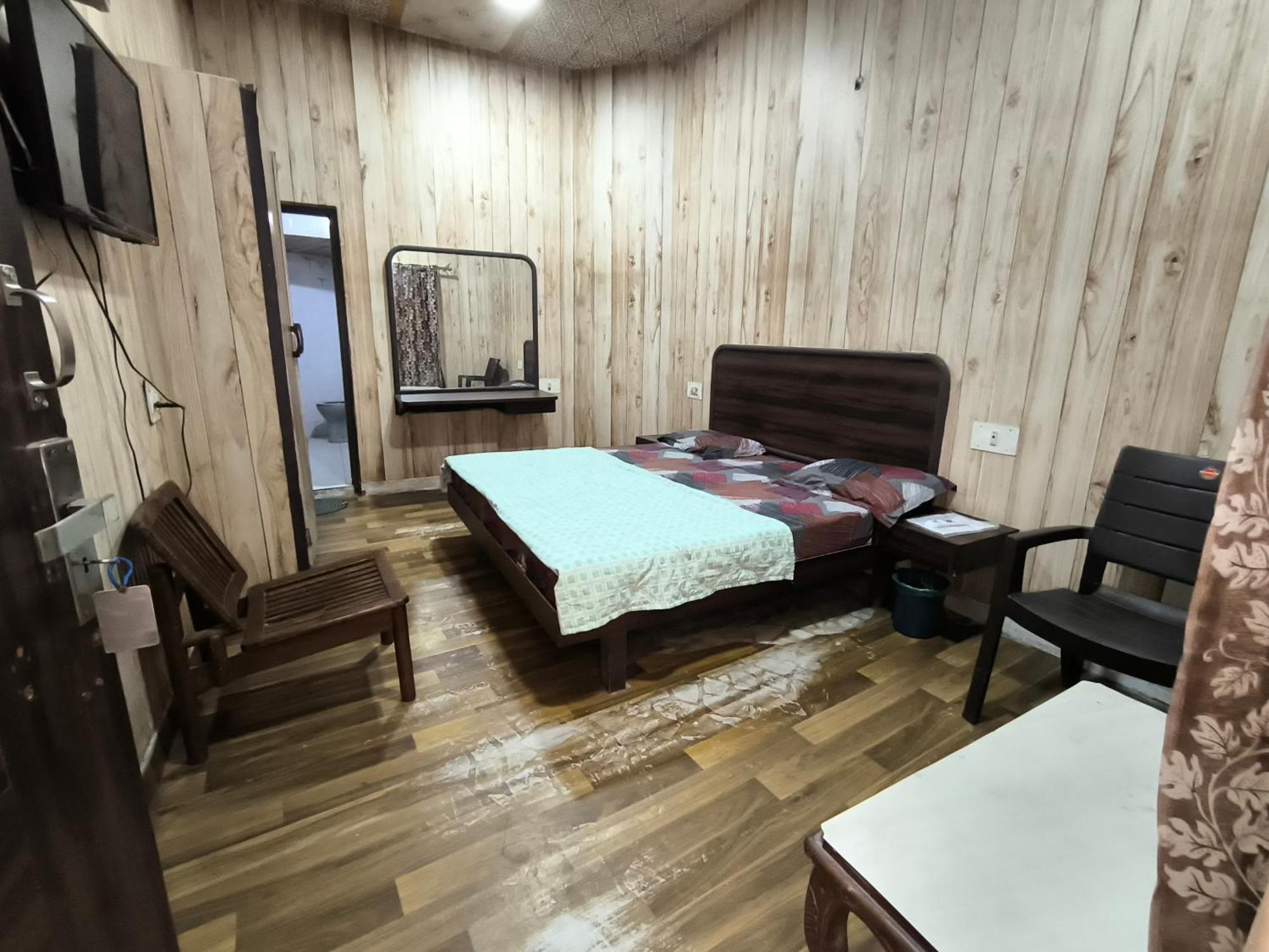 Hotel Jogi Guest House Welcome All Families, Friends, Groups, Couples, Singles Fully Airconditioner, Attach Washrooms, Lift, Wifi, 24 Hours Room Service, Power Backup Амритсар Номер фото